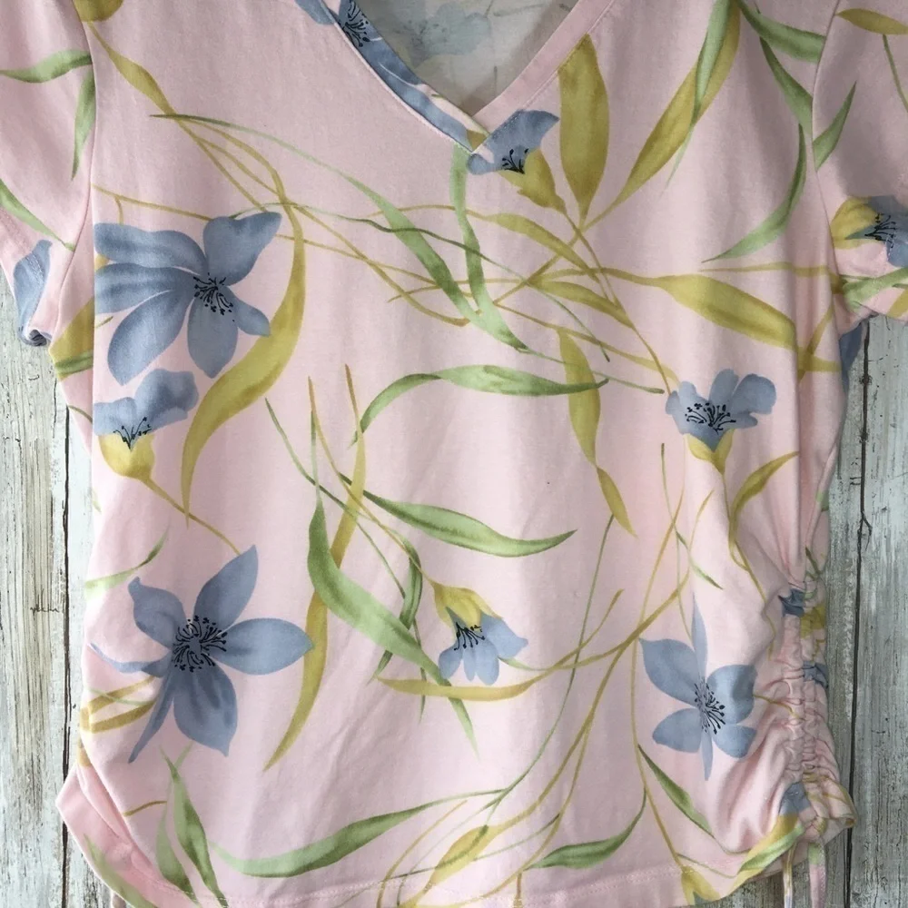 Caribbean Joe Pink Floral Crop Blouse - Picture 2 of 5